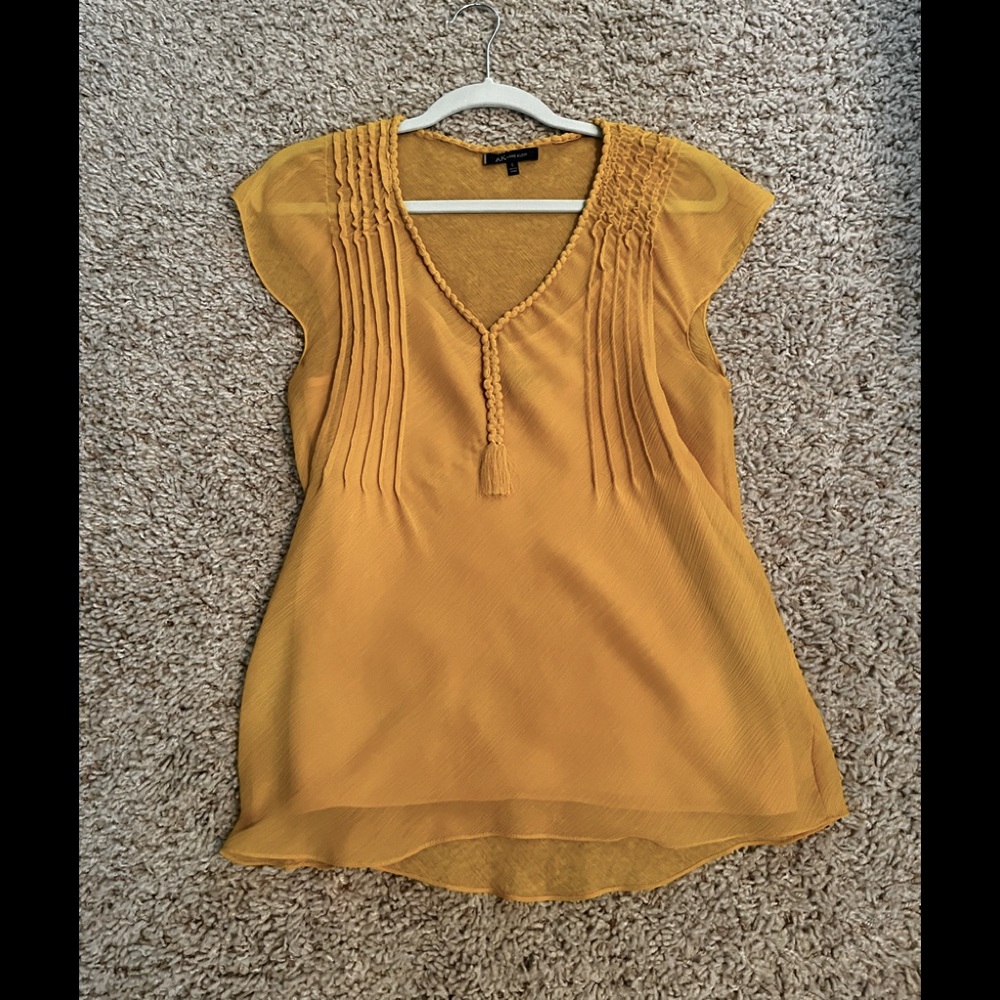 Size 6 Anne Klein Blouse